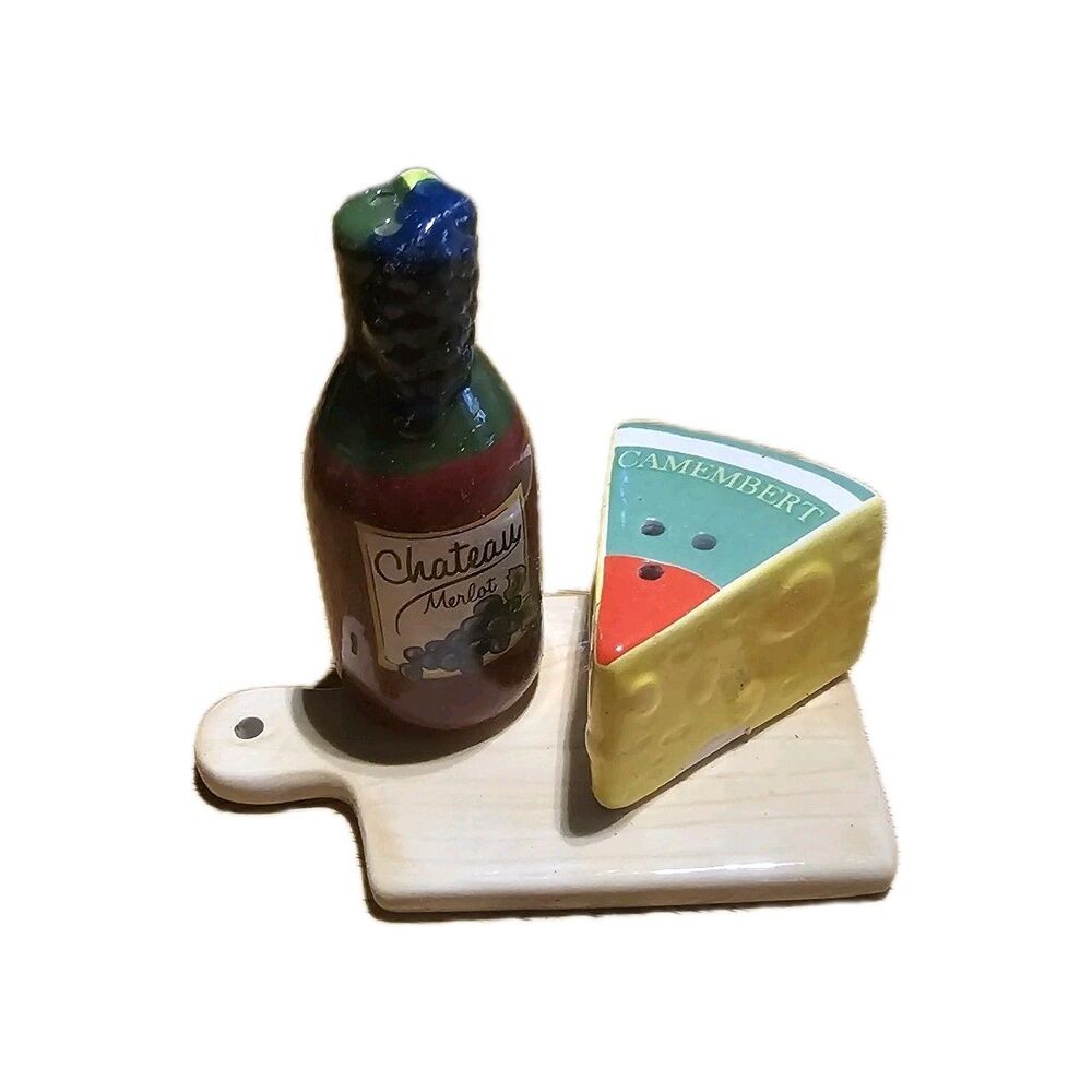 Chateau Merlot Boston Warehouse 2015 Wine/Cheese Salt & Pepper Shakers Board